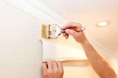 Pose de papier peint à Ricaud — revêtements muraux et toiles de verre